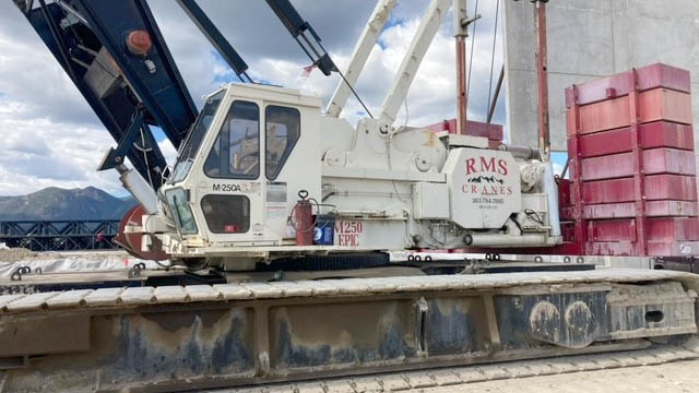 Manitowoc M250 SII Crawler Crane