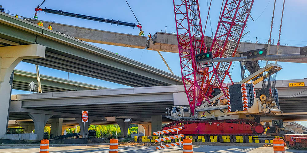 TNT Crawler Crane Bridge Section Lift